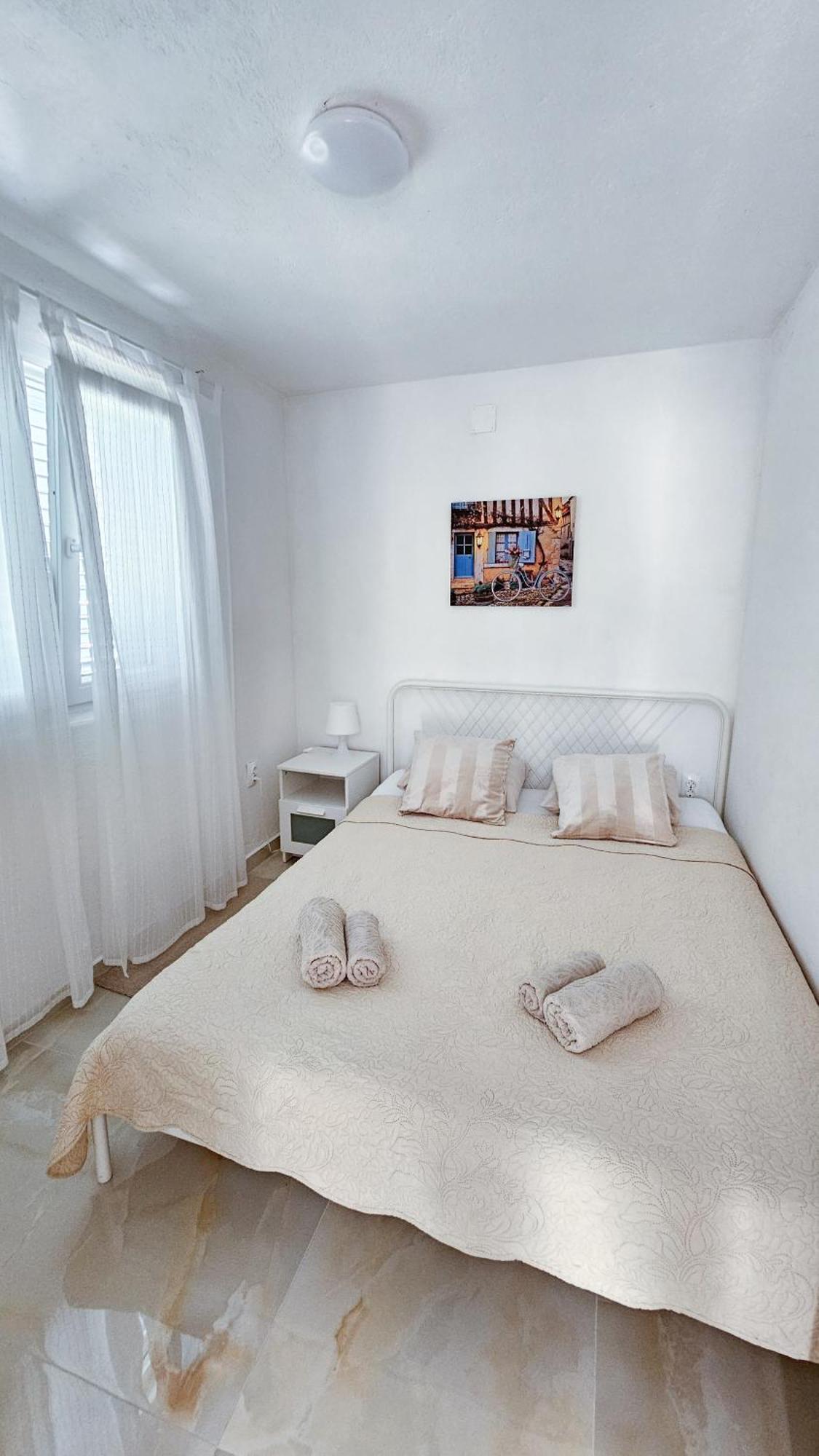 Rogač Apartments Solta מראה חיצוני תמונה